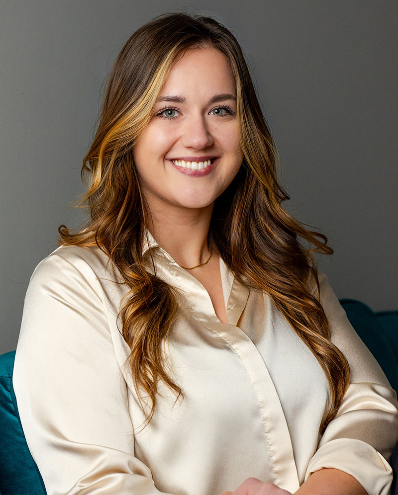 Amina Mekic background image